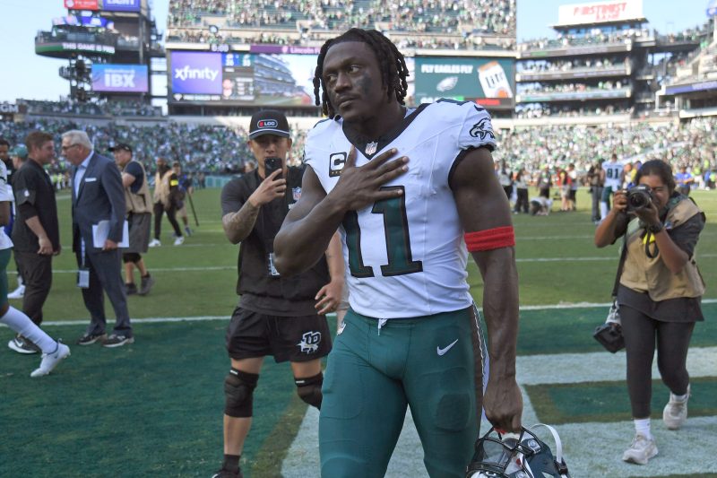 Eagles’ A.J. Brown posts cryptic message after quiet day vs. Bucs