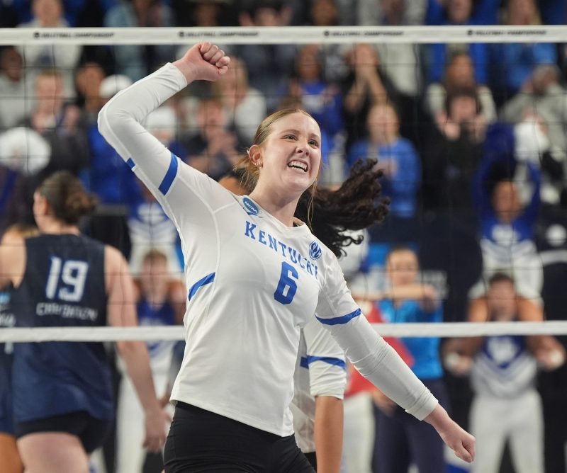 Kentucky sweeps Creighton in NCAA volleyball to advance to Final Four