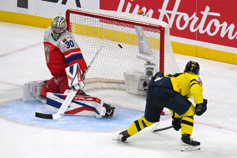 Sweden, Czechia play for gold at world juniors hockey: Live updates
