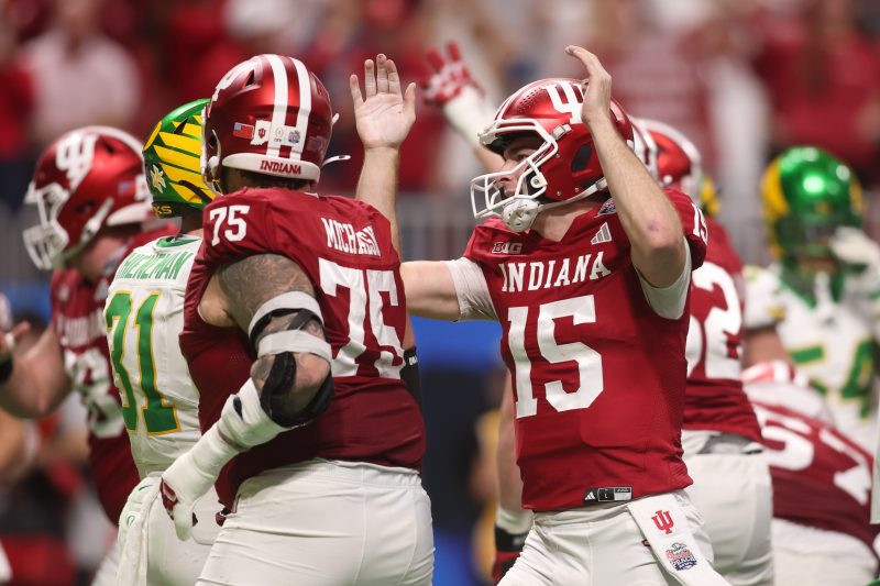 Who is favorite in national championship game, Indiana or Miami?